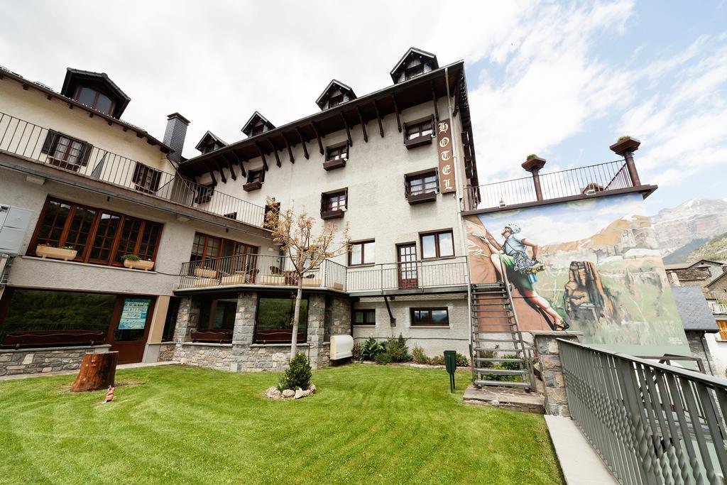 Hotel Villa de Torla Buitenkant foto